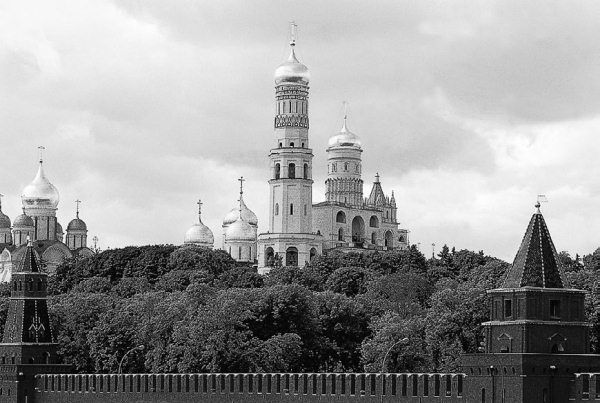 Сборник статей - Прогулки по Москве