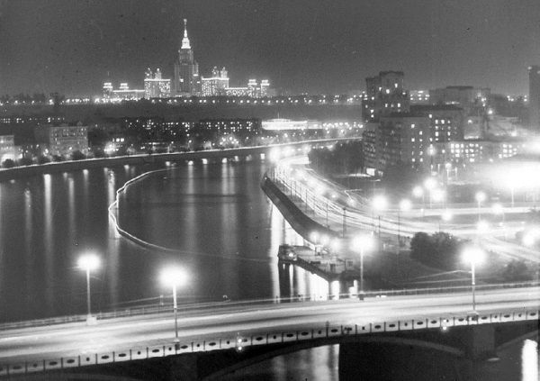 Николай Кружков - Высотки сталинской Москвы. Наследие эпохи